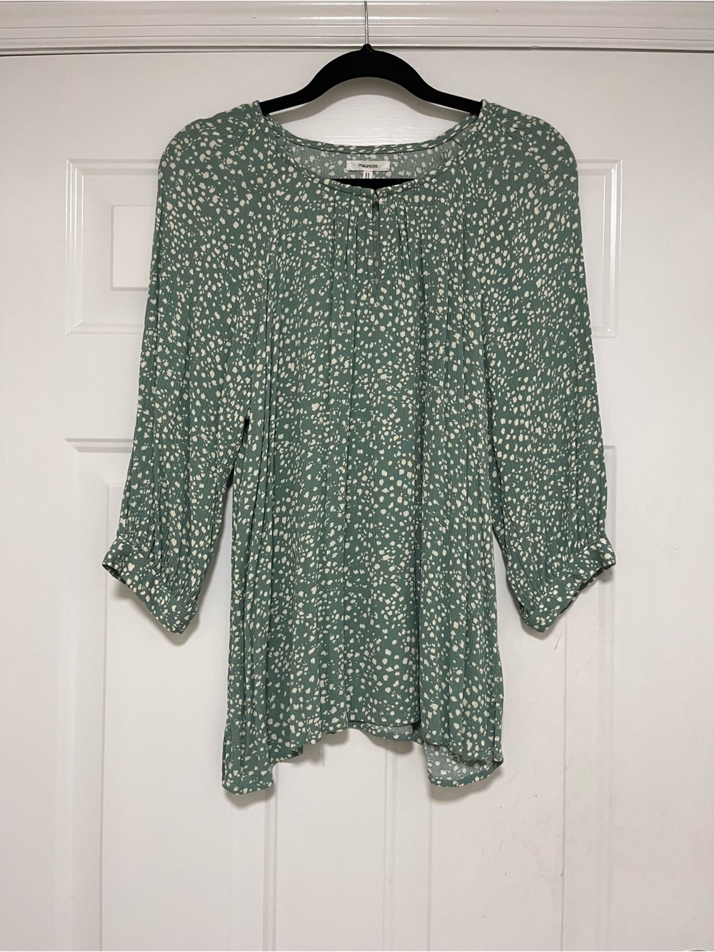 Maurice’s Light Green Printed Peasant Blouse Size Large